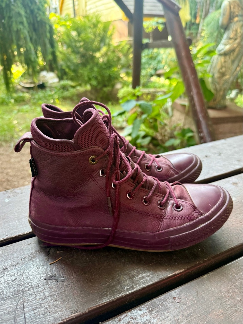Vintage leather monochrome High Top Sneakers in Berry Plum - Picture 2 of 7